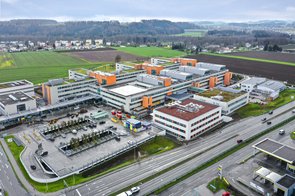 Luftaufnahme des Salzkammergut Klinikum Vöcklabruck